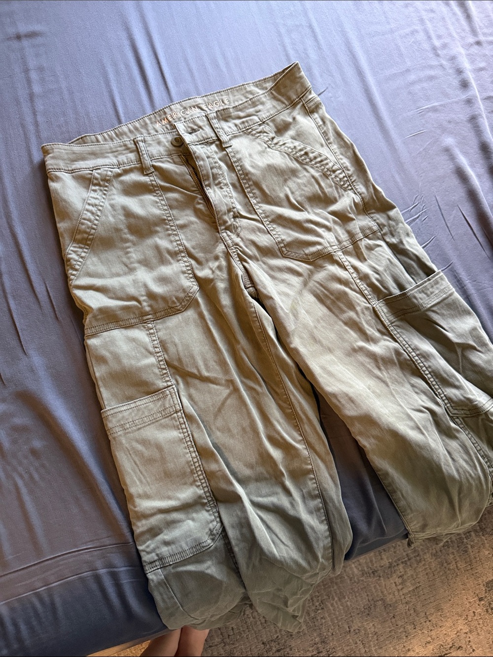 American Eagle Outfitters Light Olive Green Stovepipe Cargo Pants w/ Pockets